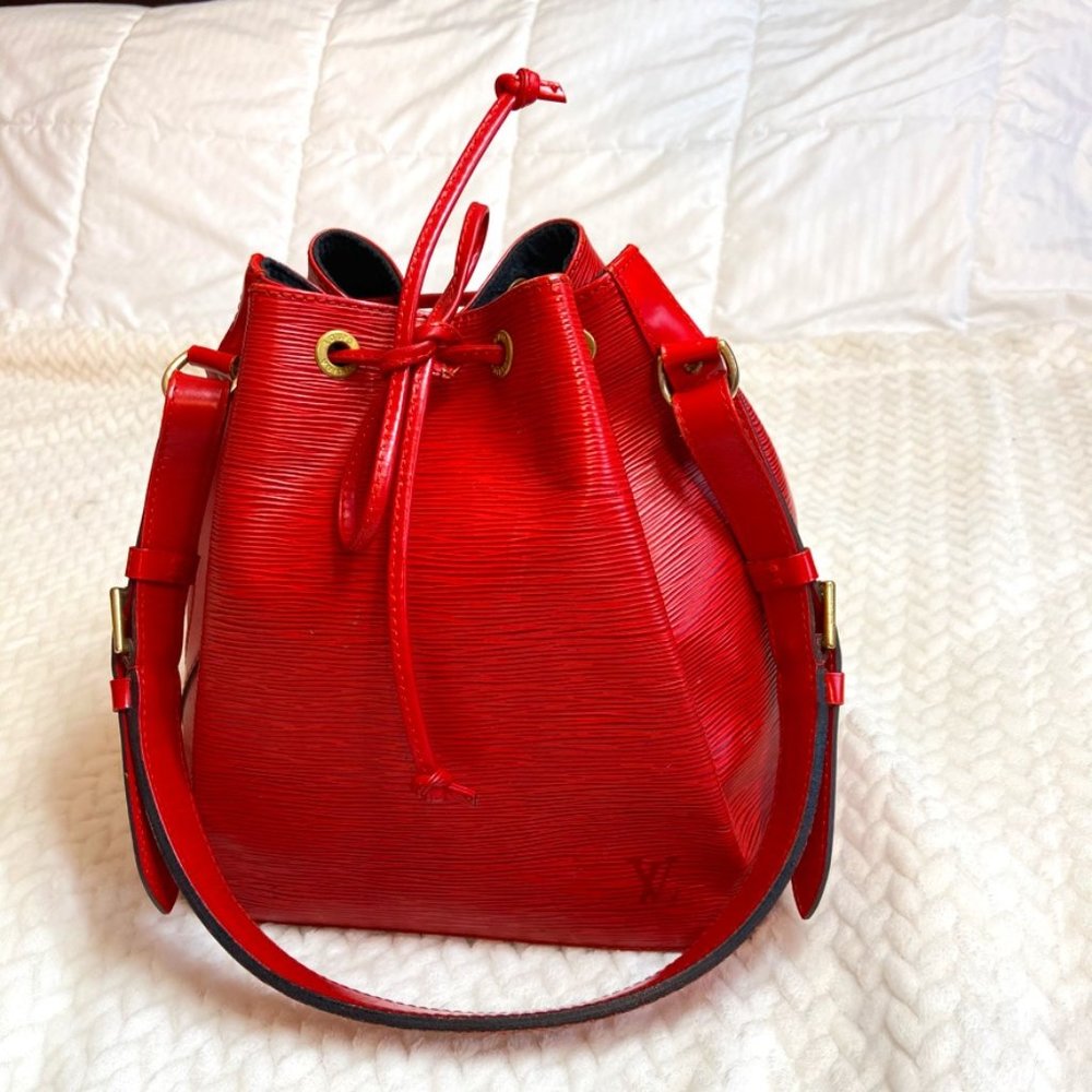 Louis Vuitton Red Epi leather bucket bag
